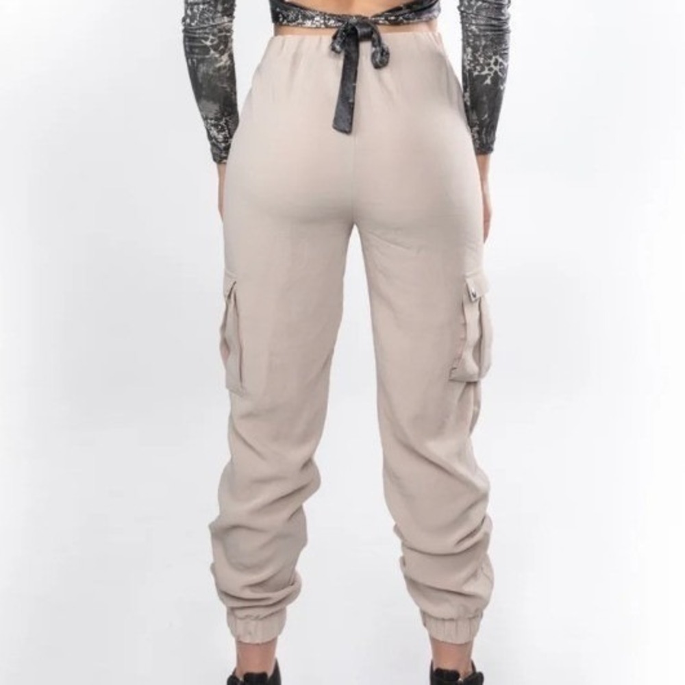 Piral Filmy Cargo Jogger Pants Sand Beige Elastic Waist Utility Pockets Womens M